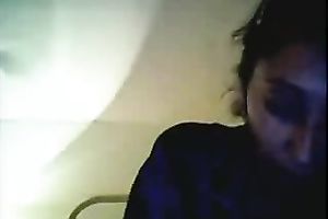 Hiary cum-hole flash from dilettante latina woman on cam