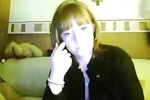 Mature UK web camera wife shows off her delightsome delicate soles