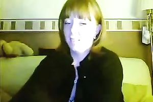 Mature UK web camera wife shows off her delightsome delicate soles