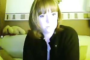 Mature UK web camera wife shows off her delightsome delicate soles