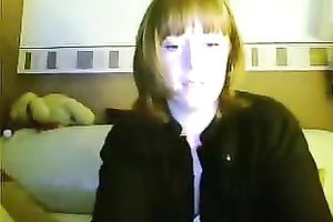 Mature UK web camera wife shows off her delightsome delicate soles