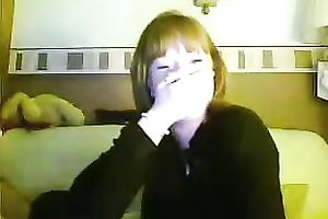 Mature UK web camera wife shows off her delightsome delicate soles