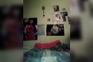 Amateur Latina cam whore shows her sexy booty for the cam