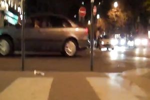 I want to group-sex this hawt trollop in short mini petticoat