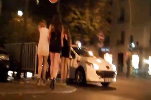 I want to group-sex this hawt trollop in short mini petticoat