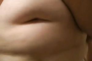 Two bulky hotties share a hard cock in a admirable FFM scene