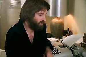 Extremely hawt and hot playgirl getting her cunt team-fucked hard by boyfriend