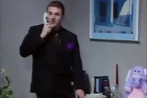 Intense oral stimulation from hawt and kinky brunette hair in her bedroom