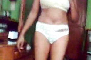 Bangladeshi girlfriend undresses exposing her voluptuous body