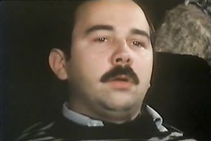 Redhead pale skin bimbo blowing weenie in front of the public