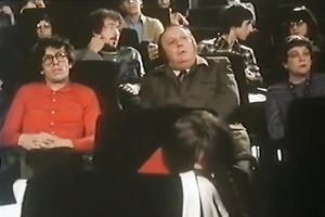 Redhead pale skin bimbo blowing weenie in front of the public