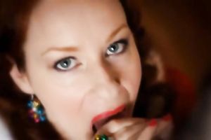 Sweet redhead girlfriend dresses up as Santa and gives head