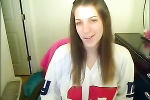 Curvy college sexpot rubs her juicy hairless vagina on web camera