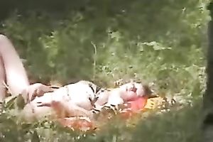 This barefaced babe just can't live without masturbating outdoors