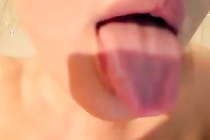 My hawt Gf expose sher bald cunny in baths and masturbates