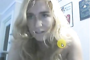 Blond haired ravishing web web camera bitchie honey was teasing her own bald love tunnel