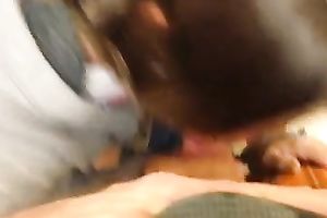 Kinky svelte natural dark head did not mind engulfing my weenie in the crapper