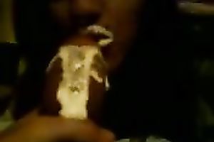 Slutty and horny floozy invites me at her abode and gives a blow