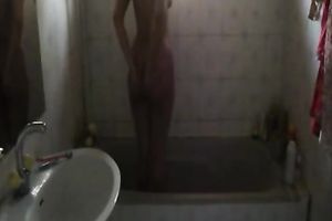 All natural dilettante Desi brunette hair takes a shower and flashes her intimate parts