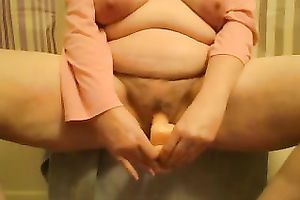Mature white fat slut plugged a biggest marital-device into her muff
