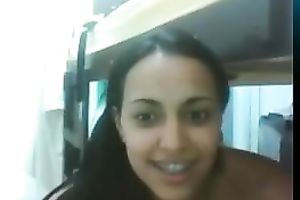 Kinky web camera housewife flashed her natural milk shakes during the time that posing in white nightie