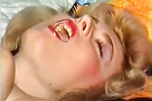 Dirty blond floozy with a fuck me face receives her wet crack worked over