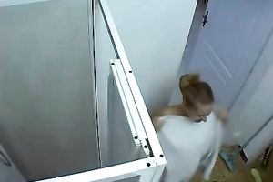 Amateur golden-haired hottie receives caught taking a shower