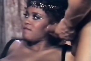 Double penetration of hawt and slutty chick's cookie