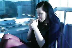 Horny Swedish hooker knows how to smoke in a hot way