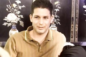 Straight haired lascivious blowlerina enjoys engulfing beefy ramrod of her stud