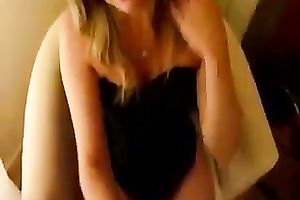 Auburn hot wifey of my buddy can't live without to give him a oral stimulation