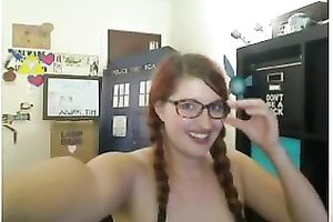 Zesty and sexy amateur white big beautiful woman hottie shows off on livecam