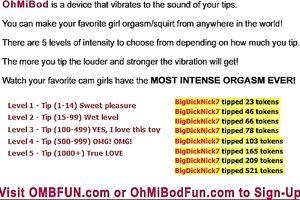 One thing for sure this lascivious nympho knows how to masturbate on web camera