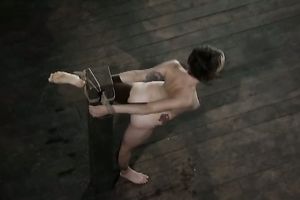 Kinky wench cums unwillingly during the time that getting her slit toyed in BDSM clip