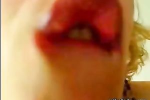 Eye catching curvy livecam blondie masturbates in underware