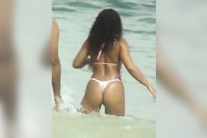 Hot hotties in bikini at the beach in Brasil