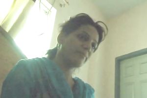 Amateur perverted black haired Paki wifey gets pushed missionary style