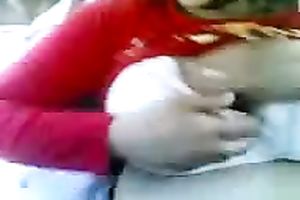 Fat Iraqui prostitute flashes her large pointer sisters in the car for free