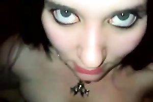 Playful floozy with hot body pleases me with truly admirable oral pleasure