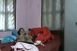 Naughty amateur Hindu lady flashes her natural large meatballs in bedroom