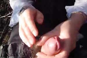 Awesome orall-service in the woods by my college girlfriend