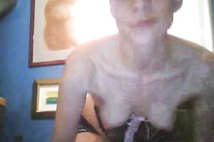 Pale skin anorexic livecam bitch dances showing off her mangos