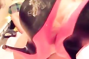 Extremely nice-looking golden-haired playgirl demonstrates her marvelous toes