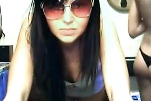 Dirty brunette hair skinny harlot shows off topless on livecam