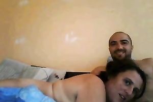 Full bodied BBC slut engulfing hard dick in non-professional movie