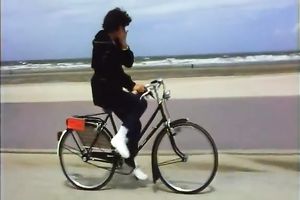 There's no thing than watching 2 hawt honeys having a 3some