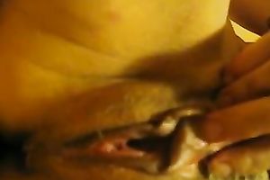 Ugly brown fur pie of a skanky whore when this babe is masturbating