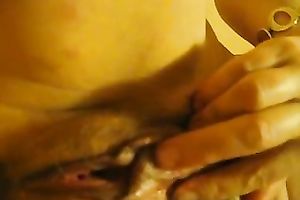 Ugly brown fur pie of a skanky whore when this babe is masturbating