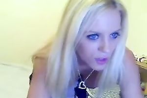 Stunning golden-haired chick stripteases and turns me on