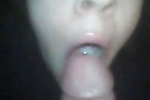 Sizzling hawt white bitch takes biggest load on her snappy tongue